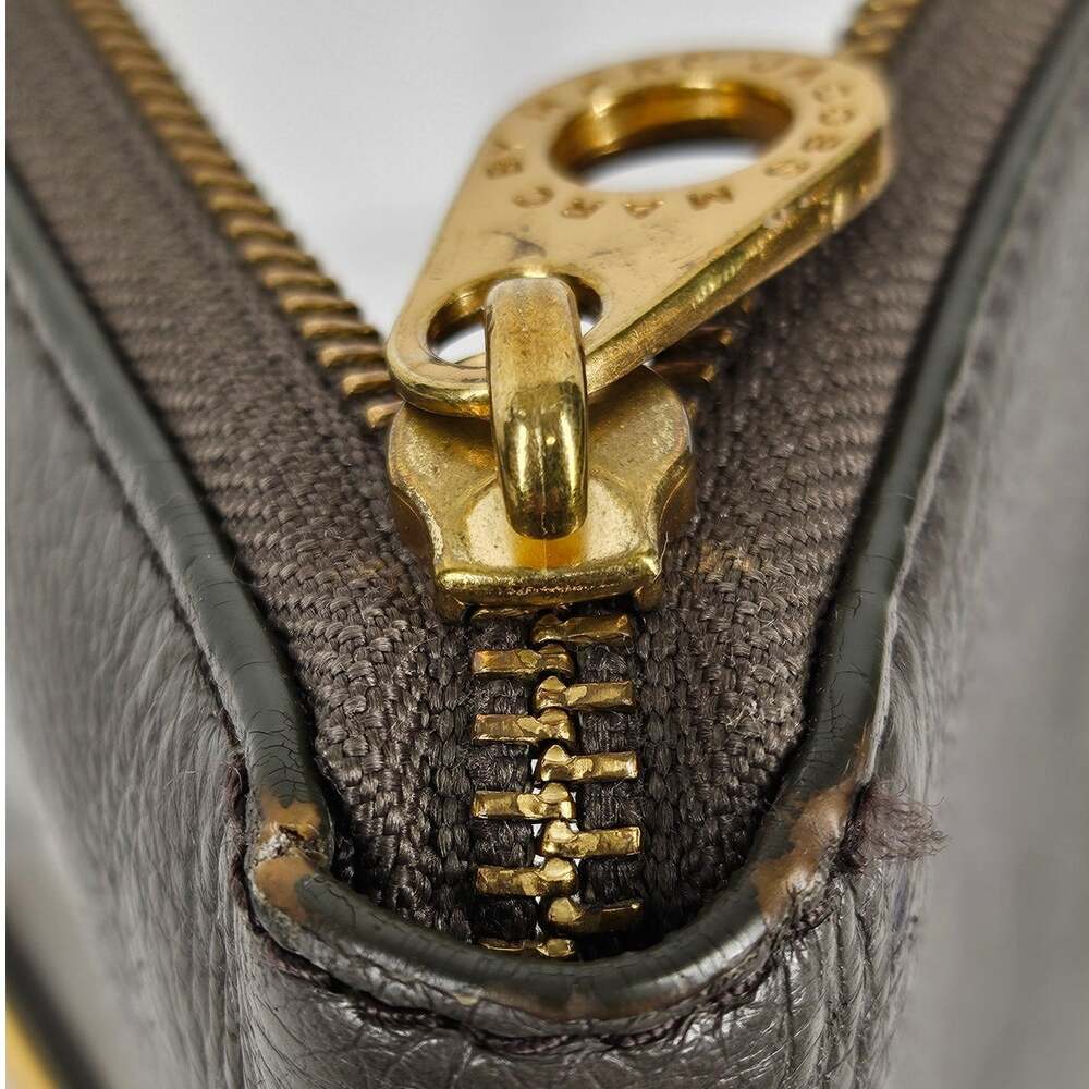 MARC BY MARC JACOBS ZIPPER BI-FOLD DARK BROWN 4" x 8" WALLET – 100% COW LEATHER - Picture 12 of 16
